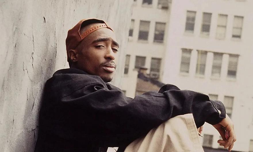 Η δίκη για τη δολοφονία του Tupac αρχίζει σχεδόν 30 χρόνια μετά: Μπορεί να αποκαλύψει ποιος πάτησε τελικά τη σκανδάλη