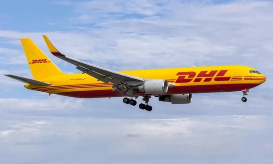 Σύγκρουση αεροσκάφους της DHL με άγνωστο αντικείμενο στο αεροδρόμιο της Λειψίας