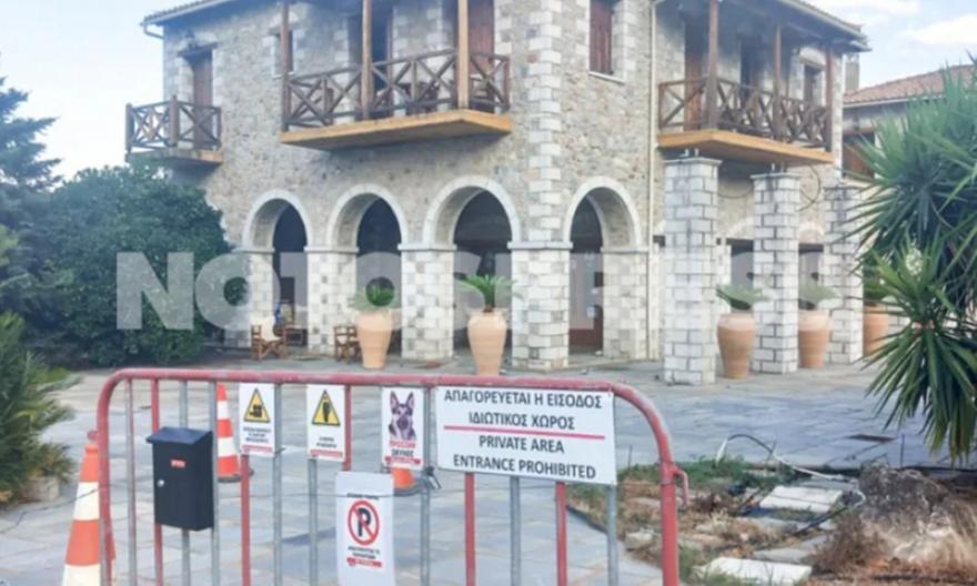 Mυστράς: Είχε μετατρέψει σε φρούριο το ξενοδοχείο με τον καταψύκτη που έκρυβε τον νεκρό του πατέρα