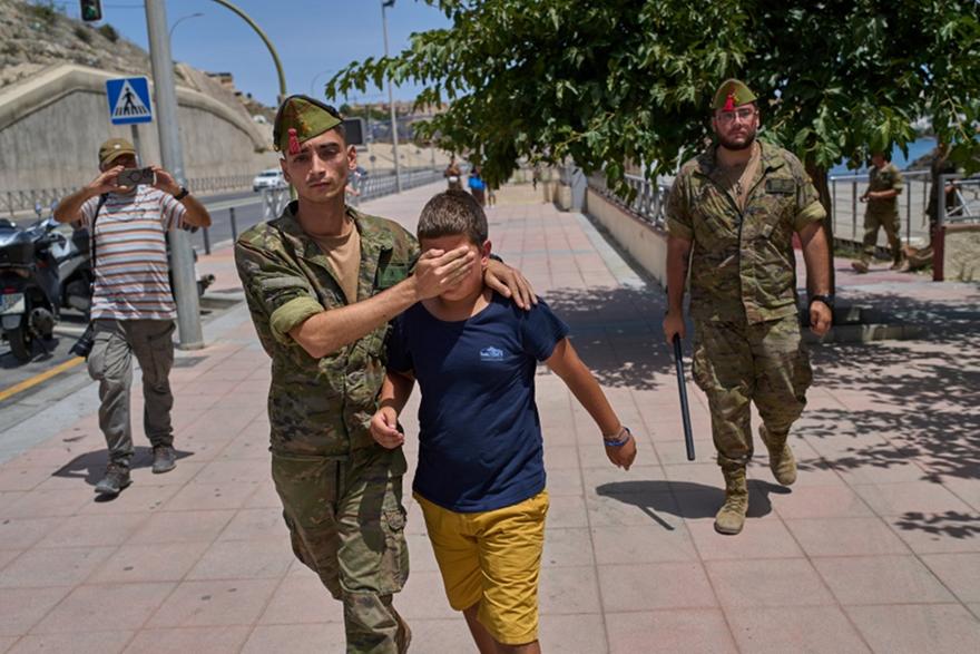 «Κραυγή για βοήθεια»: Η Θέουτα θέλει μεταφορά ασυνόδευτων ανηλίκων μεταναστών στην ηπειρωτική Ισπανία