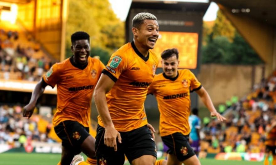 Carabao Cup: Πρόκριση με περίπατο για τη Γουλβς, η Μίντλεσμπρο πέταξε εκτός τη Ρέξαμ