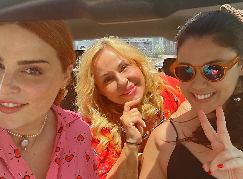 Εβελίνα Νικόλιζα - Μπέσσυ Αργυράκη: Θα σκάσεις στα γέλια με το πάθημά τους στον δρόμο για Μέγαρα