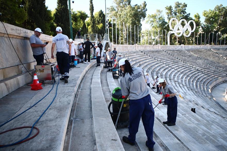 Άρχισε ο καθαρισμός των μαρμάρων του Παναθηναϊκού Σταδίου