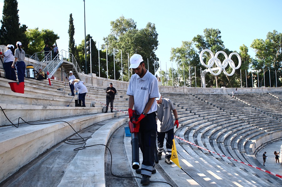 Άρχισε ο καθαρισμός των μαρμάρων του Παναθηναϊκού Σταδίου