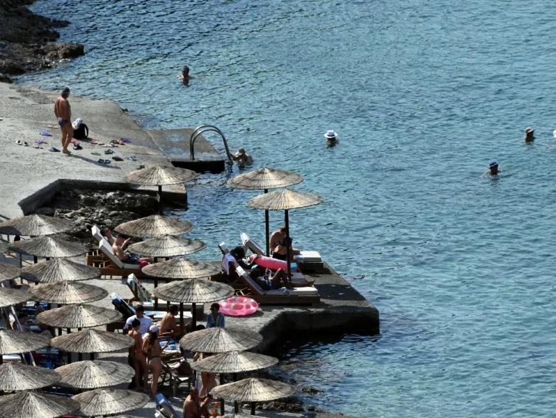 Καιρός: Υψηλές θερμοκρασίες και άνεμοι έως 8 μποφόρ στο Αιγαίο