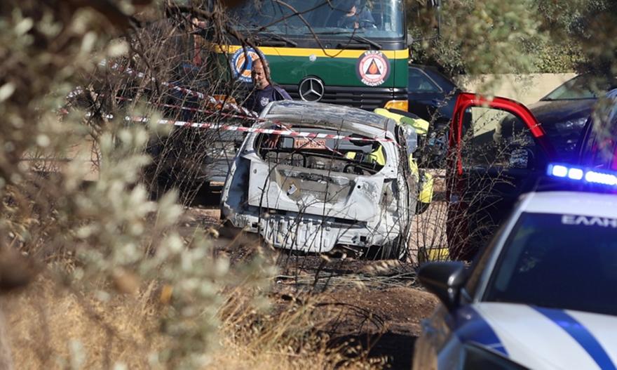 Φωτιά στο Πικέρμι: Σε παθολογικά αίτια φαίνεται να οφείλεται ο θάνατος του άνδρα στο αυτοκίνητο