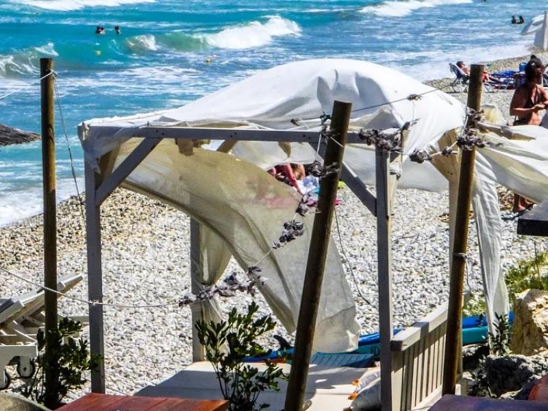 Καιρός: Συνεχίζουν οι άνεμοι, πιο αισθητοί στο Αιγαίο - Πού θα δείξει το θερμόμετρο 38 βαθμούς