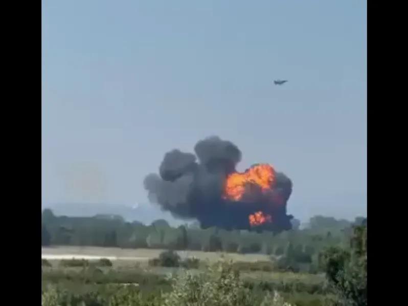 Τουρκία: Συντριβή F-16 σε εκπαιδευτική πτήση – Σώος ο πιλότος - Δείτε βίντεο από τη στιγμή της πτώσης