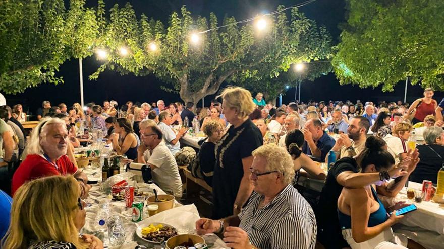 Πώς είναι πραγματικά ένα ικαριώτικο πανηγύρι; Μια βέρα Ικαριώτισσα εξηγεί