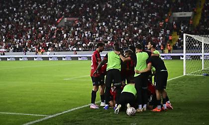 Σοκ με το «καλησπέρα» για τη Φενέρμπαχτσε, ήττα από τη Γκεντσλερμπιρλιγκί του Γούτα!
