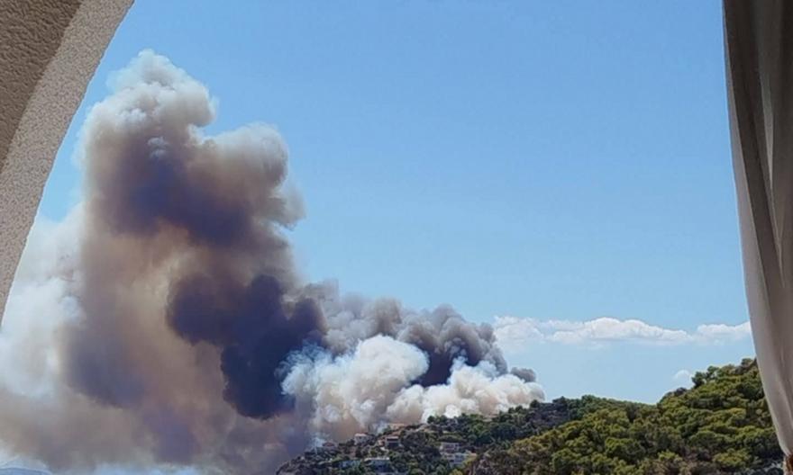 Δύο νεκροί από τις πυρκαγιές στη Σαλαμίνα