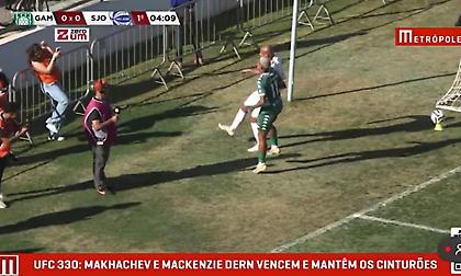 Παίκτης στη Βραζιλία έβγαλε γυναίκα φωτογράφο νοκ άουτ με σουτ