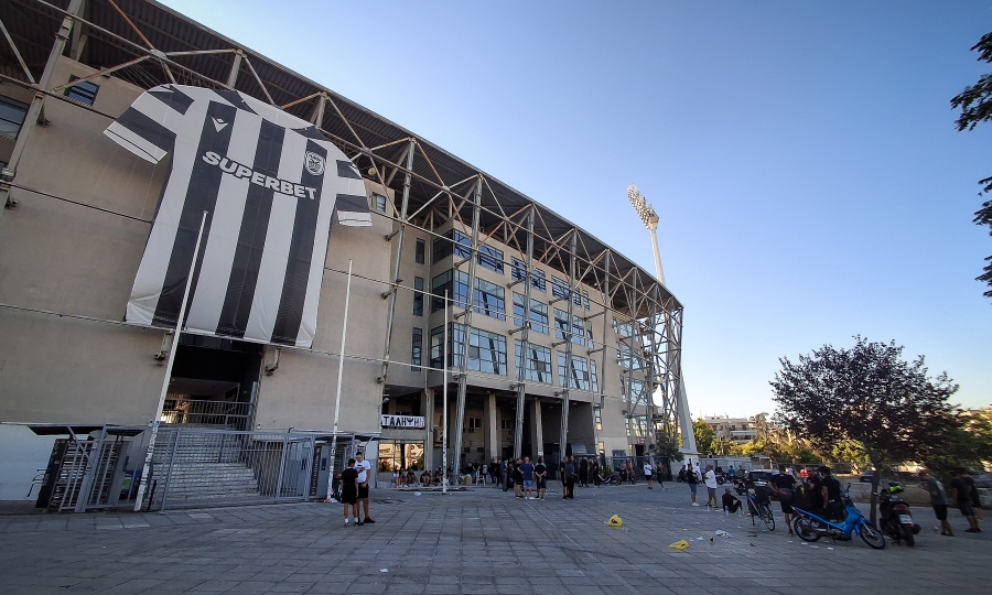 ΠΑΟΚ: Και σήμερα οπαδοί έξω από την Τούμπα