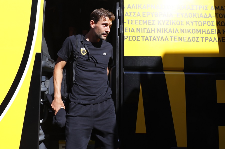 Τα κλικ από την αναχώρηση της ΑΕΚ για Σόφια-Στην αποστολή και ο Βιτάλις