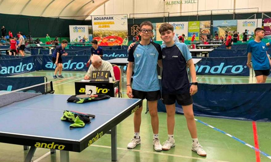 Αναχωρούν για τη Ρίγα και το Europe Youth Tournament πινγκ πονγκ Μαρκουλάκης, Αλεξίδης, Κουτρουμπά, Παπαλέξη