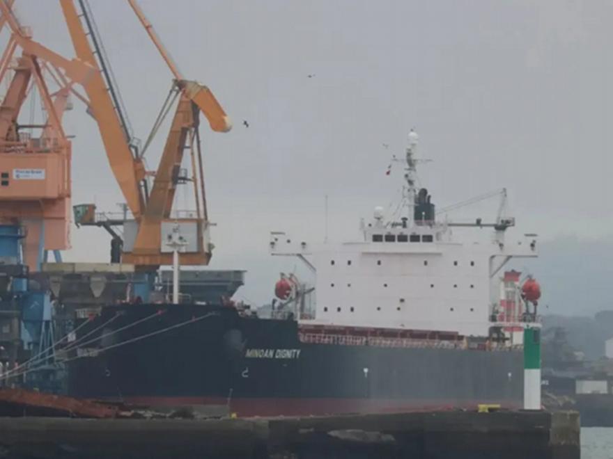 Νεκρός ναυτικός σε ελληνόκτητο πλοίο μετά από επίθεση στο Στενό του Ορμούζ