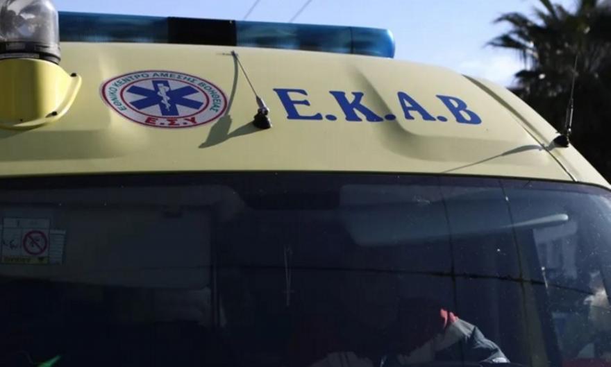Σοβαρό τροχαίο στη Λεωφόρο Ποσειδώνος: Ταξί συγκρούστηκε με μηχανή, τραυματίστηκε σοβαρά ο μοτοσικλετιστής