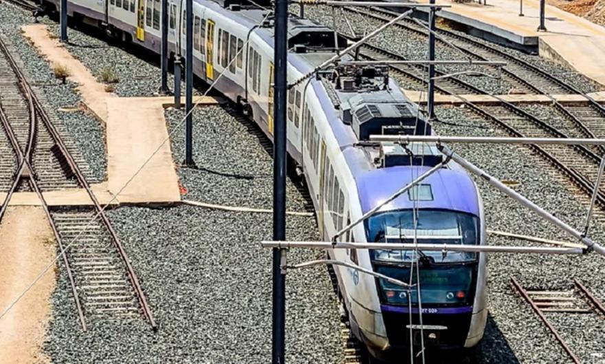 Φωτιά στον Ασπρόπυργο - Διακόπηκαν δρομολόγια του Προαστιακού