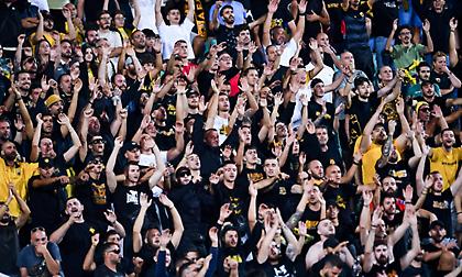Το ζεστό χειροκρότημα κόσμου και παικτών της ΑΕΚ μετά το ματς στη Σόφια