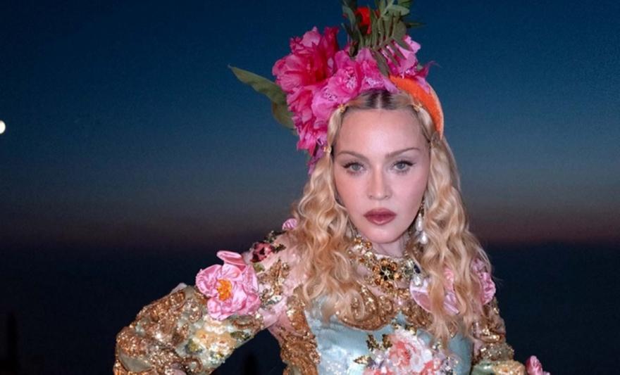 Madonna: Το άλμπουμ των γενεθλίων της από την Κέρκυρα έχει σπάσιμο πιάτων και το πιο επικό σχόλιο από τη Μερκούρη