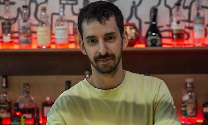 Γιάννης Φρούντας: Από την Πάτρα στο αθηναϊκό Bonnot και τα ιδιαίτερα κοκτέιλ