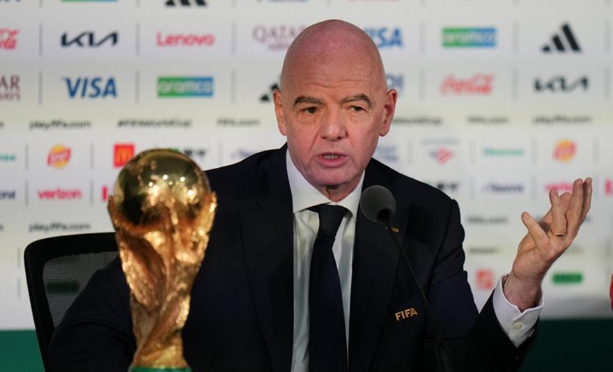 H UEFA δεν ησυχάζει αν δεν διώξει τον Ινφαντίνο και πάει στα δικαστήρια!