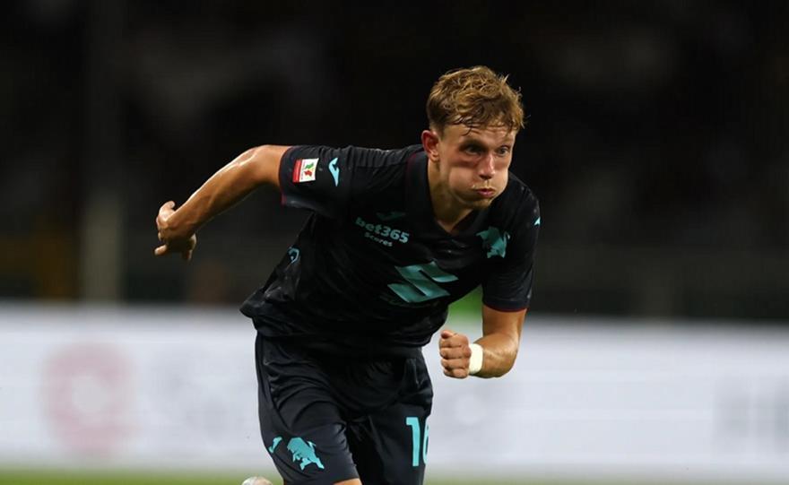 Η ώρα άφιξης του Πέντερσεν στην Αθήνα για τον Ολυμπιακό