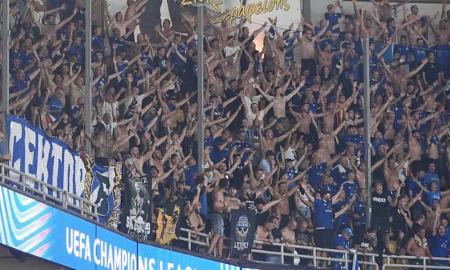 ΑΕΚ-Λέφσκι: 12 συλλήψεις, μητέρα με τον ανήλικο γιο της για βεγγαλικό και όπλα σε οπαδούς της βουλγαρικής ομάδας