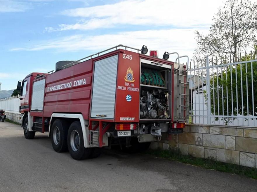Άγνωστοι πέταξαν βόμβα μολότοφ σε σπίτι που μένει μόνη της γυναίκα στην Αιγιάλεια