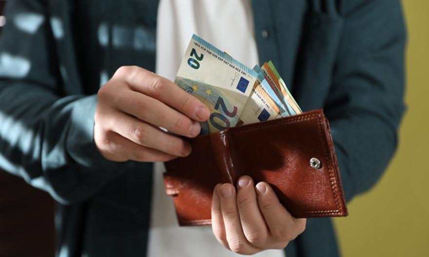 Αυξήσεις σε νέους εργαζομένους φέρνει το «ξεπάγωμα» τριετιών