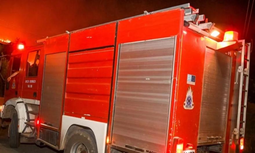 Θεσσαλονίκη: Φωτιά σε διαμέρισμα στην Αγία Τριάδα - Επί τόπου η Πυροσβεστική
