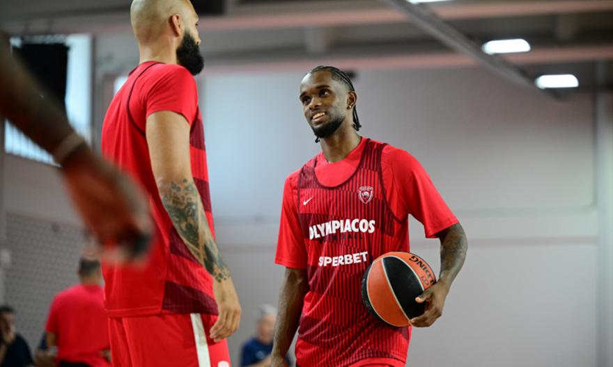 Με Μοντέρο και Μιλουτίνοφ ο Ολυμπιακός κόντρα στον Ερυθρό Αστέρα - Ξανά εκτός ο Βεζένκοφ