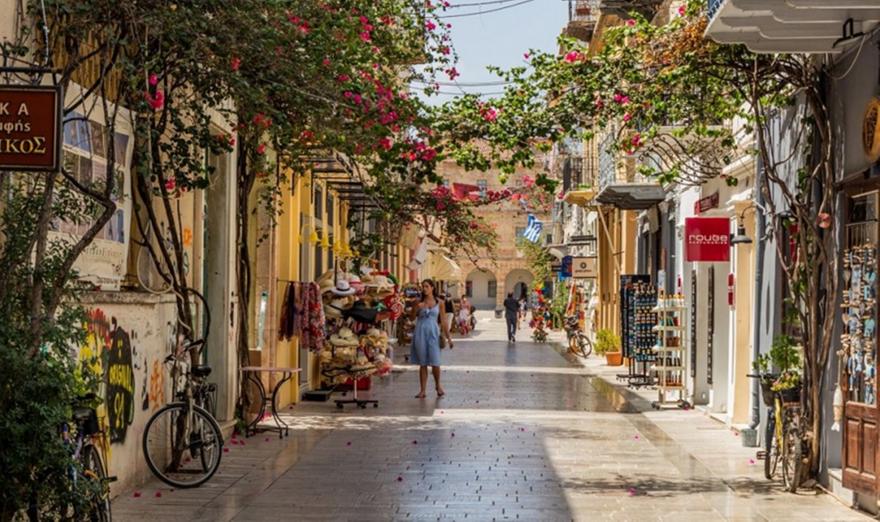 Ναύπλιο: Τι να δεις, πού να κολυμπήσεις και πού να φας στην πιο ρομαντική πόλη της Ελλάδας