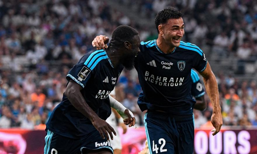«Άλωσε» το Βελοντρόμ η Παρί FC με ασταμάτητο Σιναγιόκο
