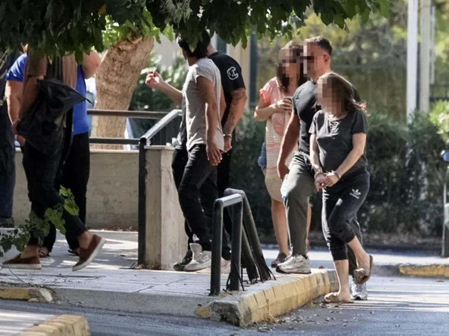 Κυψέλη: Στην ανακρίτρια οι γονείς του νεκρού βρέφους - Παραιτήθηκε ο δικηγόρος του 26χρονου