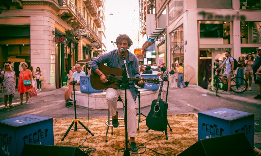 Ο Pepper 96.6 έφερε τον Jack Savoretti live στην Ερμού!