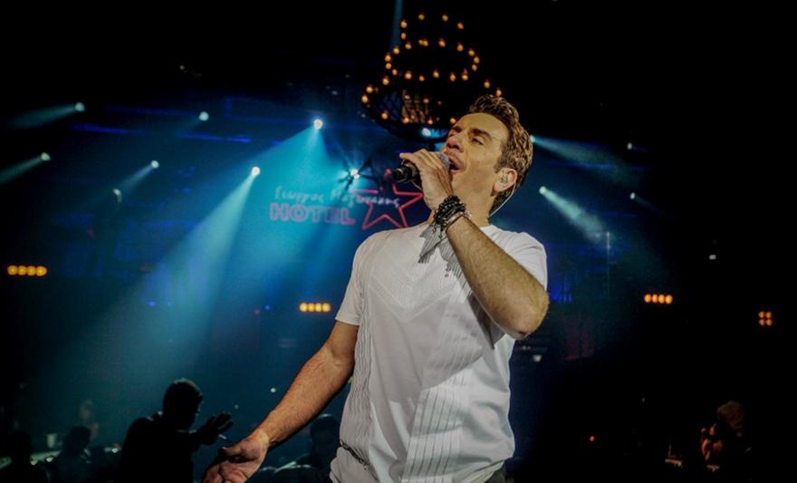 Θρήνος για τον Γιώργο Μαζωνάκη: Ποιος ήταν ο κορυφαίος λαϊκός τραγουδιστής που άφησε εποχή στο ελληνικό πεντάγραμμο