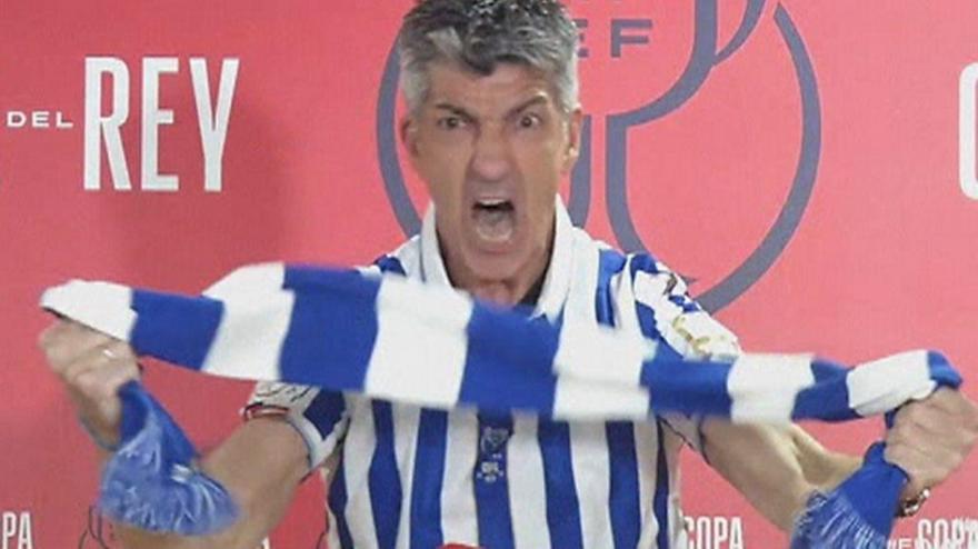 Όταν ο Αλγουαθίλ έγινε... οπαδός: Ο έξαλλος πανηγυρισμός σε συν. Τύπου για την κατάκτηση του Κυπέλλου