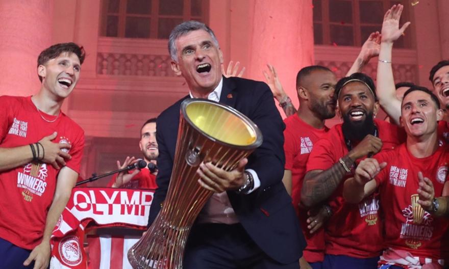 Οι 10 φωτογραφίες που σημάδεψαν την ερυθρόλευκη εποχή του Μεντιλίμπαρ στον Ολυμπιακό