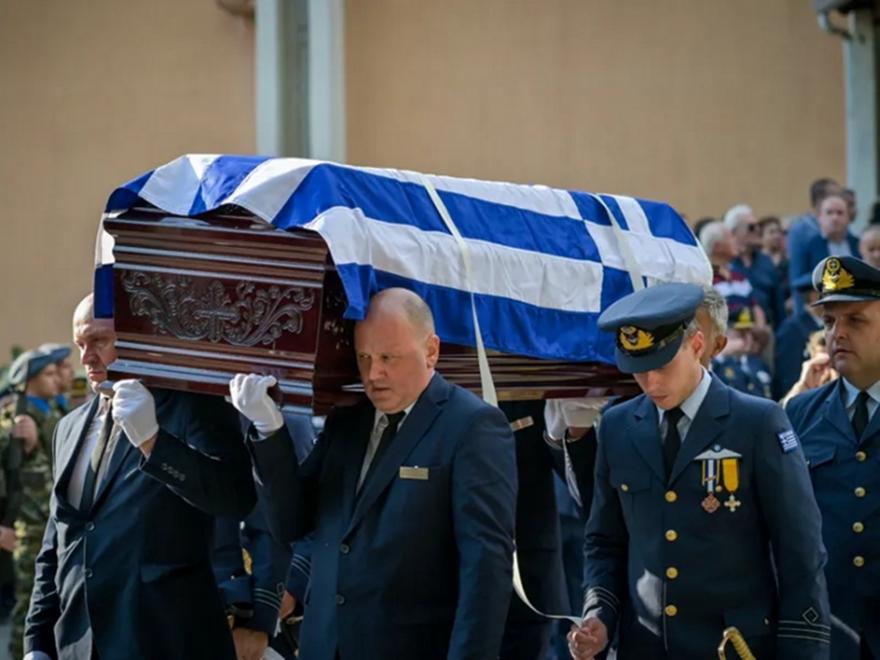 Το τελευταίο αντίο στον σμηναγό Δημήτρη Πέτρου