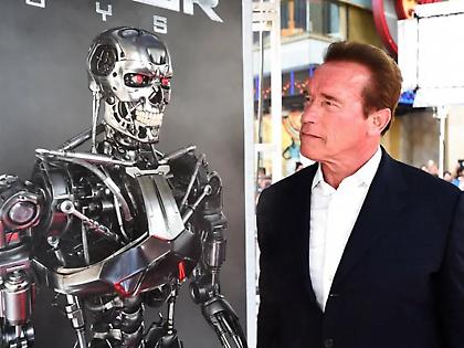 AI: Θα μπορούσε πράγματι να αφανίσει την ανθρωπότητα; Οι προειδοποιήσεις από τους ανθρώπους που τη δημιουργούν
