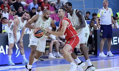 Χόρτον-Τάκερ ενόψει Super Cup: «Έχουμε ανοιχτό λογαριασμό με τον Ολυμπιακό»