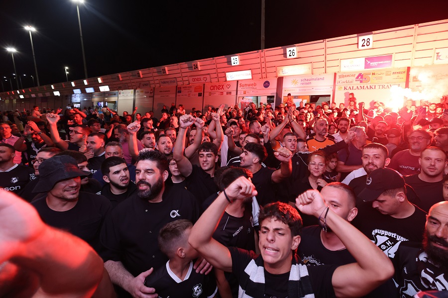 ΟΦΗ: Αποθέωση στο αεροδρόμιο για τους θριαμβευτές του Φαλήρου