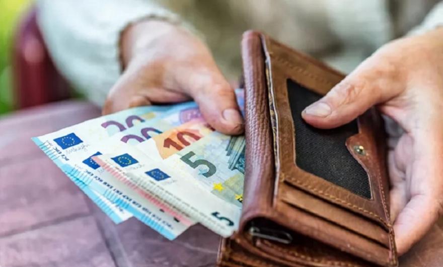 Χωρίς εισοδηματικά και περιουσιακά κριτήρια το επίδομα στους συνταξιούχους τον Νοέμβριο