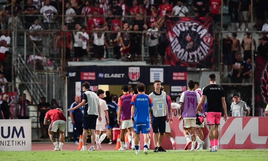 Πρόστιμο από τη ΔΕΑΒ στον Ολυμπιακό για φθορές στο Πανθεσσαλικό