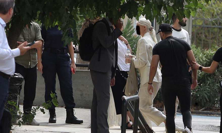 Υπόθεση Μαζωνάκη: Δεν «έσπασε» μετά από 8 ώρες στον ανακριτή η υπερπασπιστική γραμμή της γιατρού - «Όλα έγιναν νόμιμα»