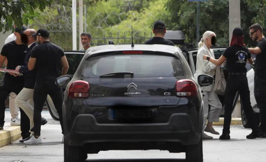 Υπόθεση Μαζωνάκη: Στον Εισαγγελέα οι δύο γιατροί - Αρνούνται τις κατηγορίες, επιμένουν ότι «Όλα έγιναν νόμιμα»