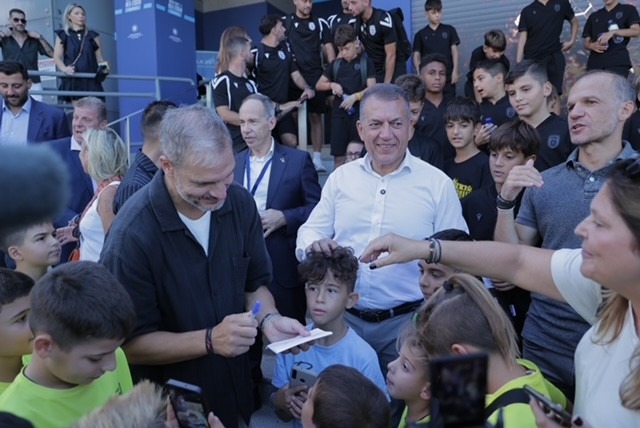 Βικέλας στην 90ή ΔΕΘ: Διαφορετικές φανέλες, κοινές αξίες