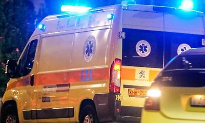 Σοβαρό τροχαίο στη Γλυφάδα, τραυματίστηκαν κι οι πέντε επιβαίνοντες σε ΙΧ που εξετράπη