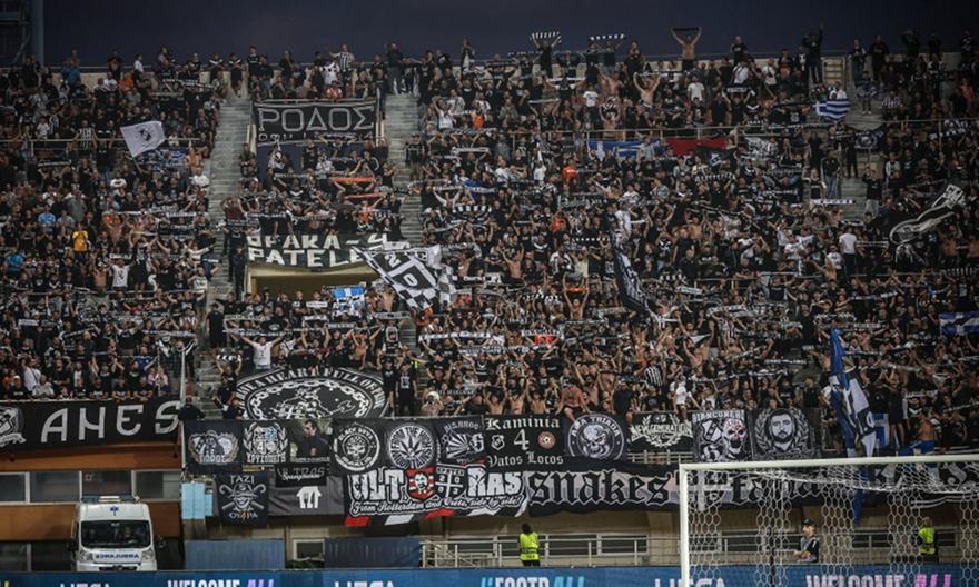 Απίθανη ατμόσφαιρα στο Παγκρήτιο από τους οπαδούς του ΟΦΗ!